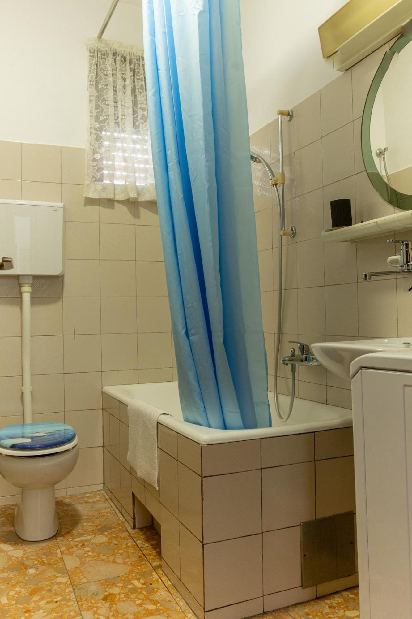 Ferienwohnung Sea View Retreat With 170Mbps Wifi And Sunny Balcony Kastav Exterior foto